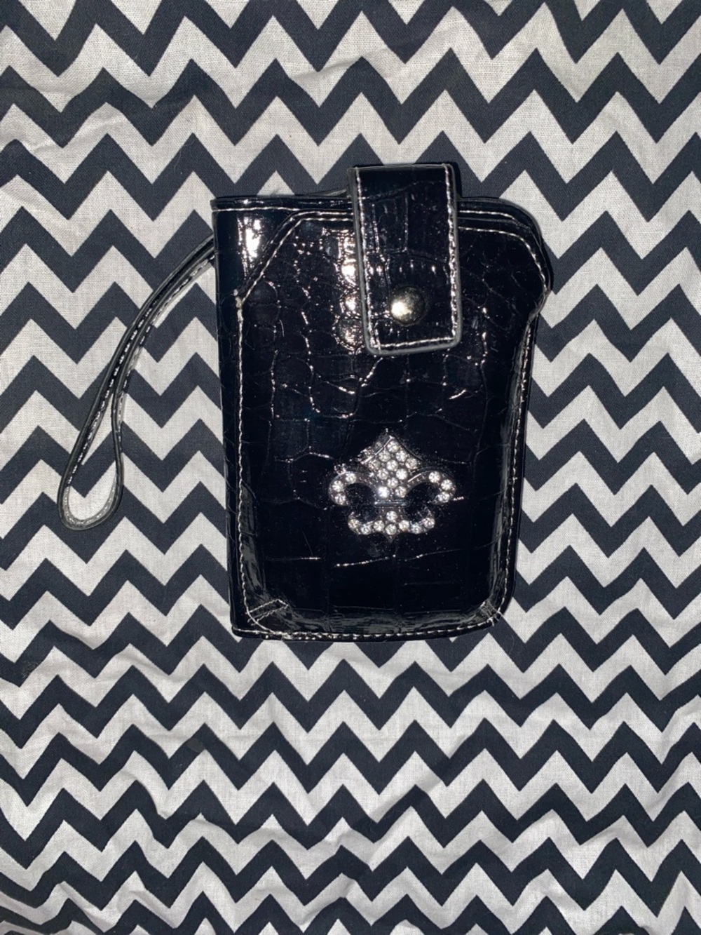 VINTAGE Cigarette Case: 90’s-02’: Rhinestone Fleur-de-Lis Pouch Wristlet